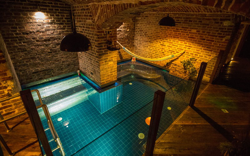 Piwnica Spa Wellness - kameralny basen rekreacyjny