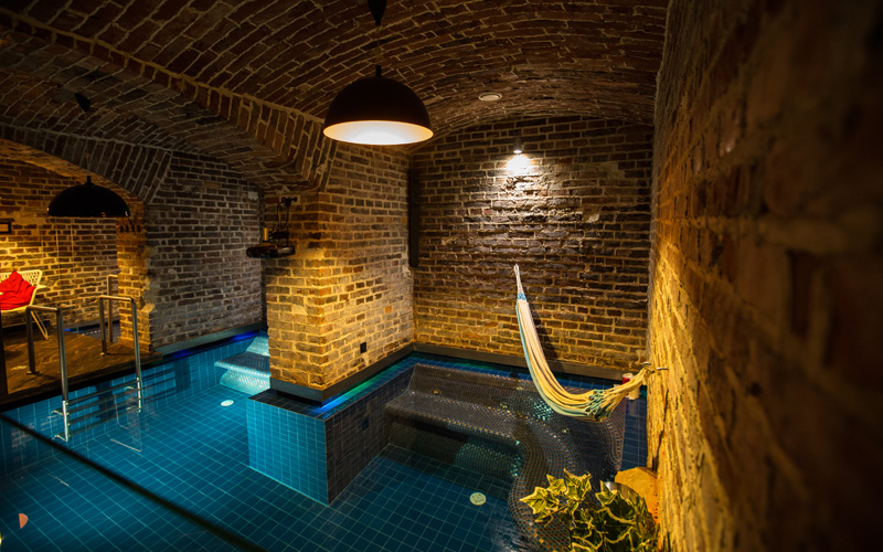 Piwnica Spa Wellness - jedyne takie kino wodne